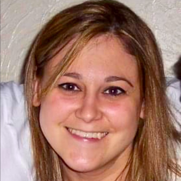 Meet your Posher, Jocelyn - Picture 2 of 2